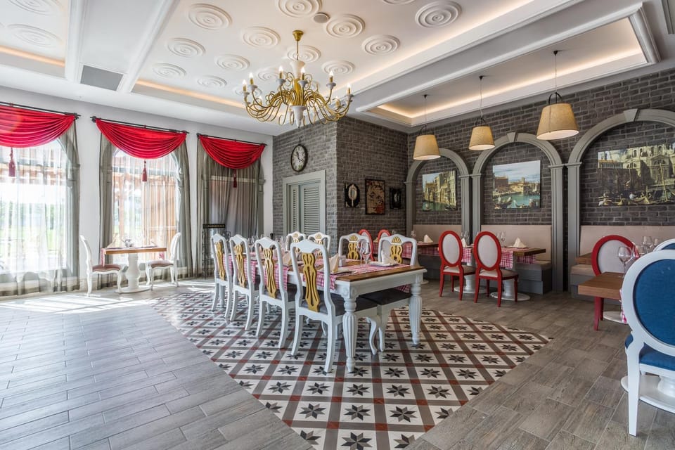 Restaurant/places to eat, Restaurant/places to eat
