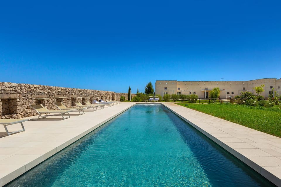 Swimming pool, sunbed