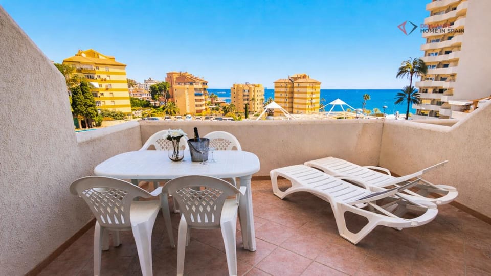 Balcony/Terrace, sunbed