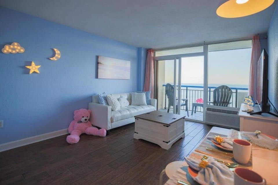 Living room, Sea view