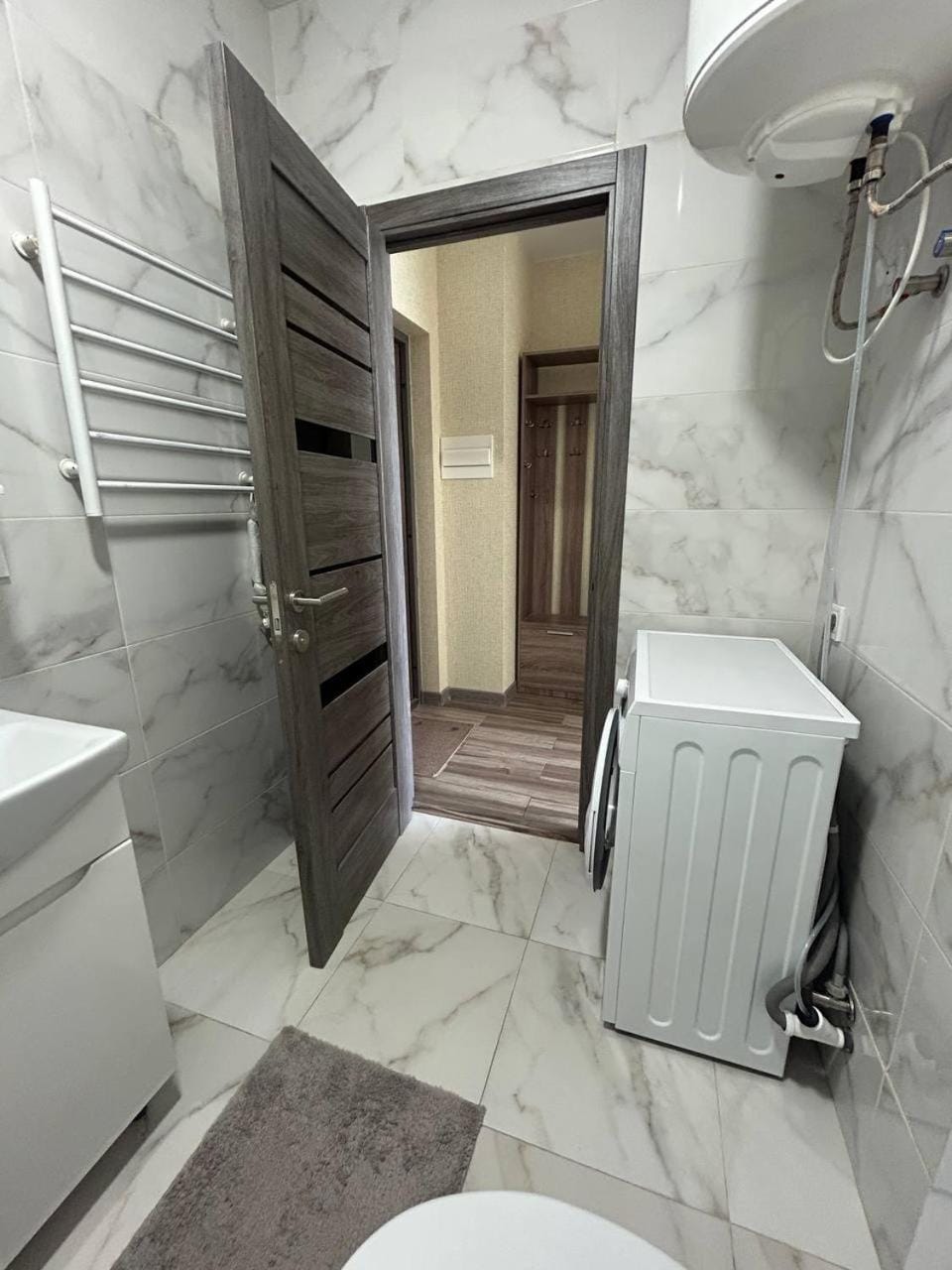 Bathroom, washing machine