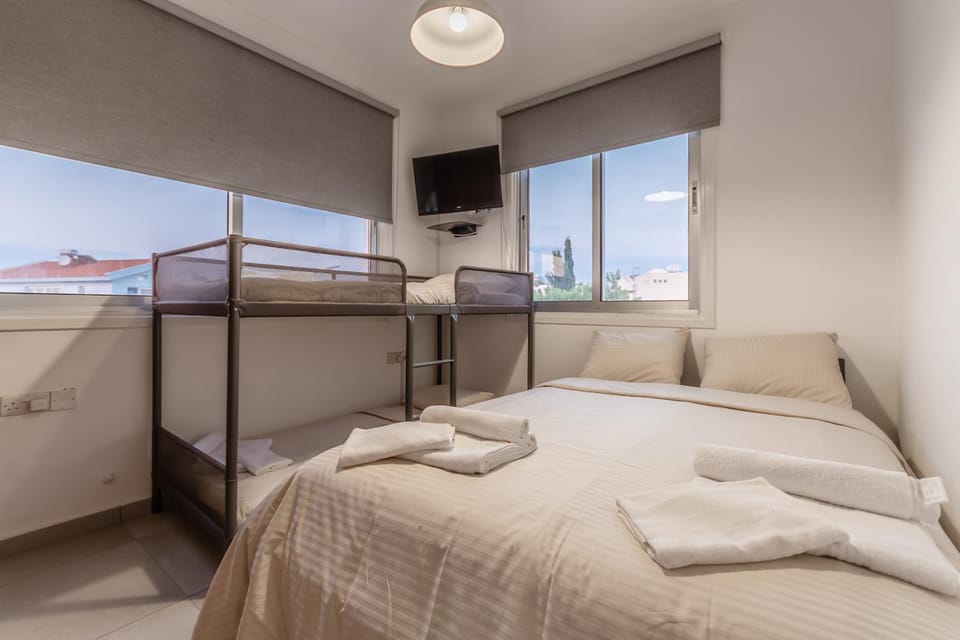 Bed, Photo of the whole room, Bedroom, bunk bed