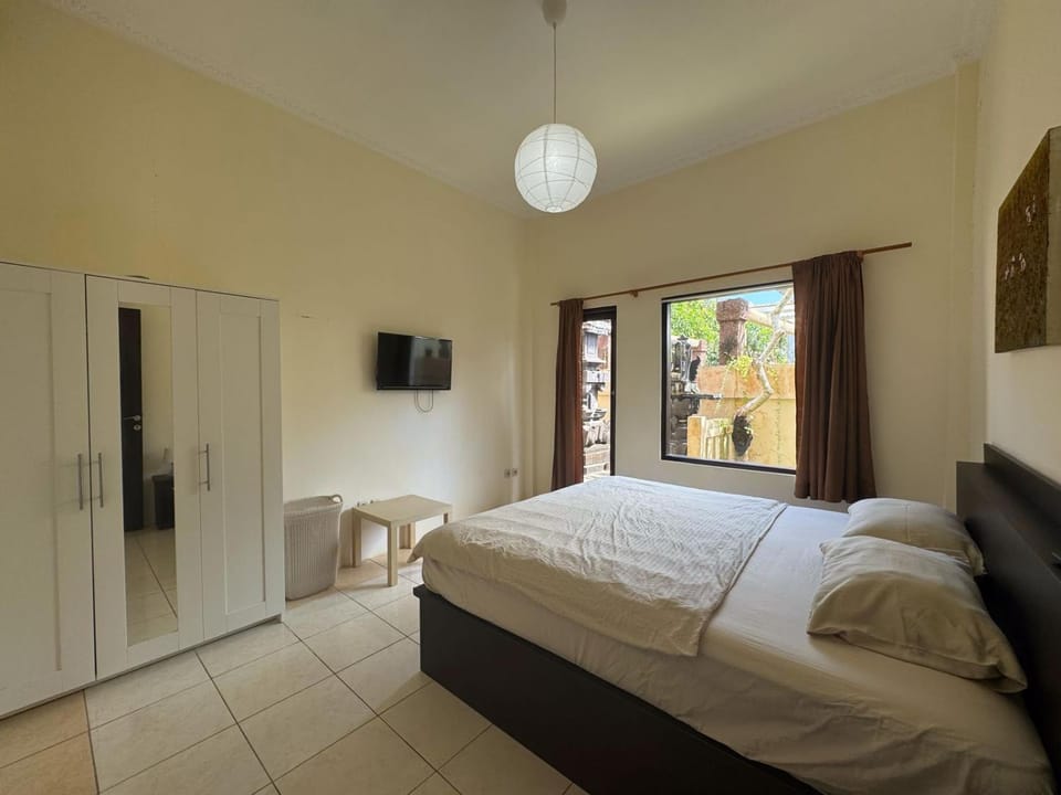 Property building, TV and multimedia, Photo of the whole room, Bedroom