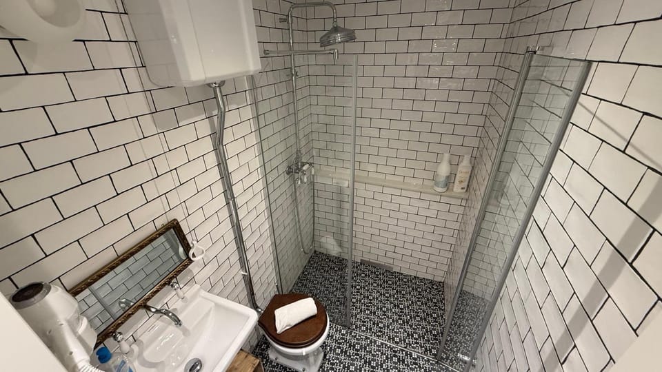 Tiny place Loud fun street Apartment in Bilbao