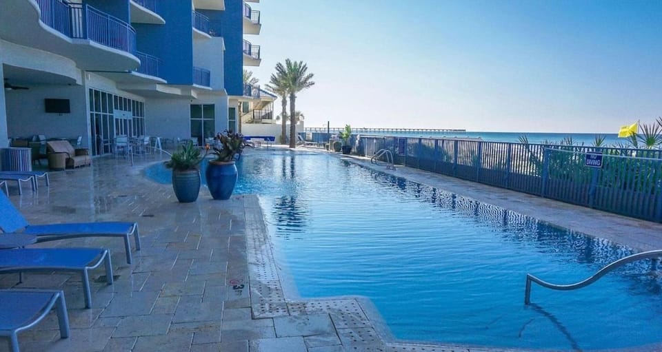 Romantic Beachfront Sunsets Apartment in Panama City Beach