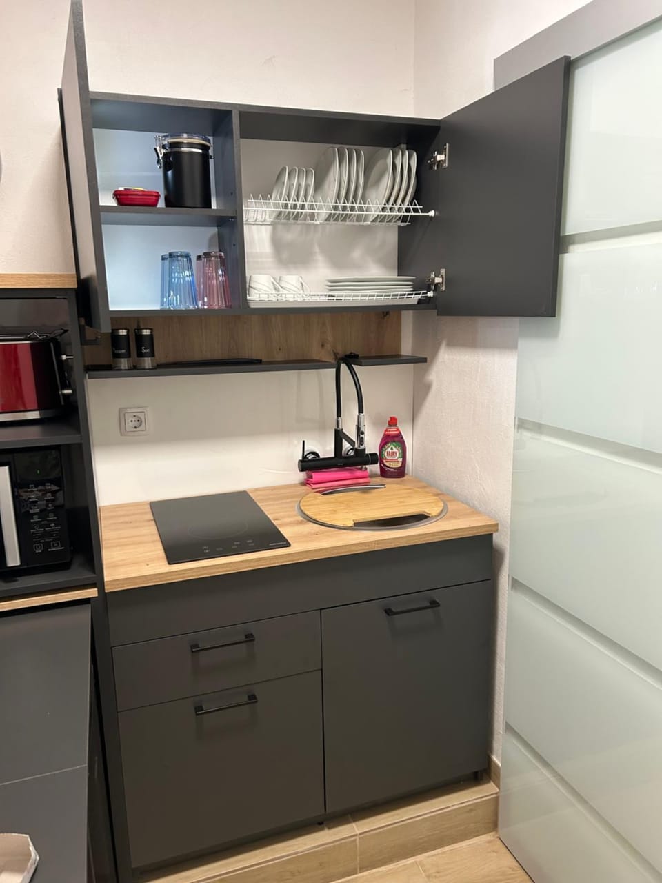 Kitchen or kitchenette, stove