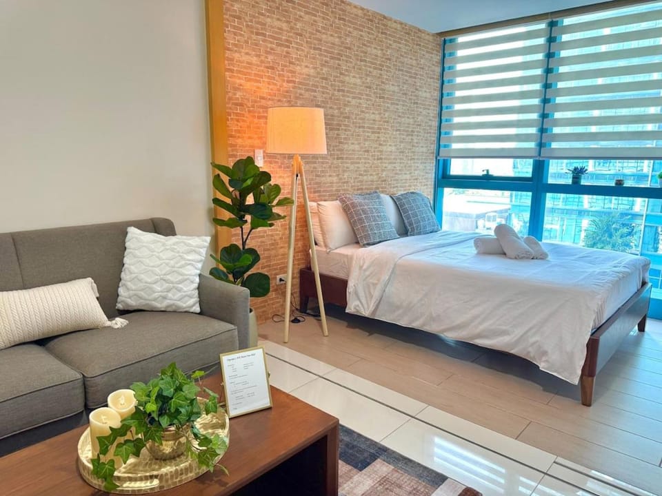Chic 1-BR at Uptown BGC Apartment in Makati