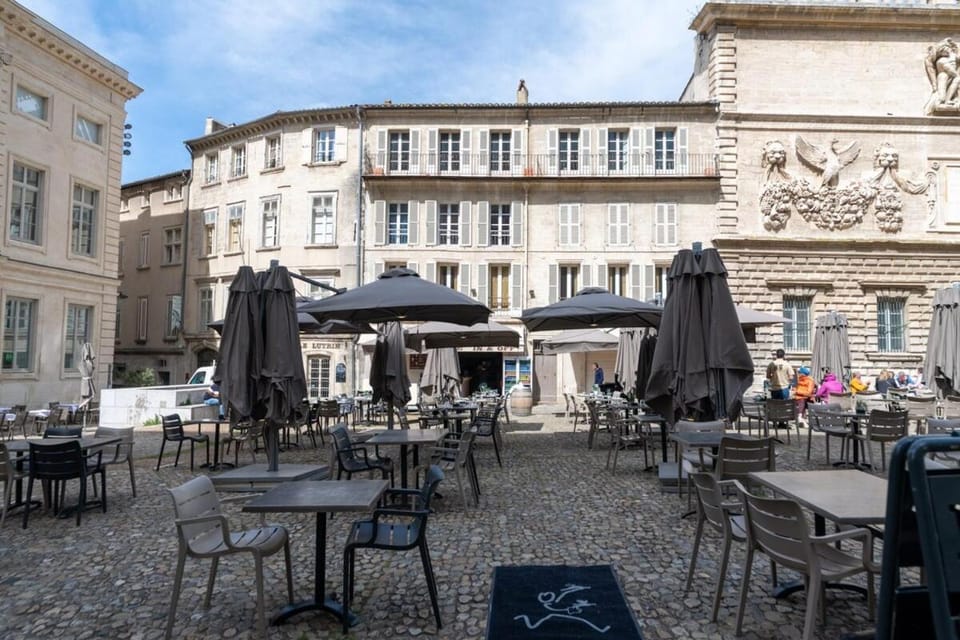 Spacieux duplex sur la Place du Palais Apartment in Avignon
