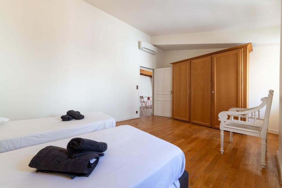 Spacieux duplex sur la Place du Palais Apartment in Avignon