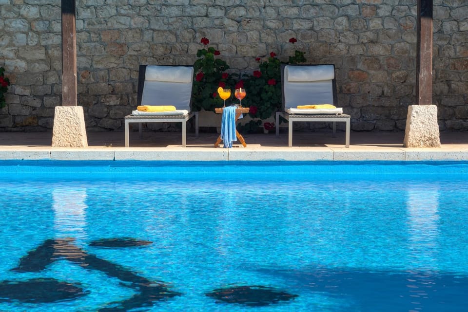 Swimming pool, Swimming pool