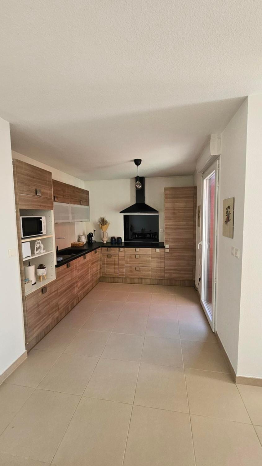 Kitchen or kitchenette, stove, kitchen