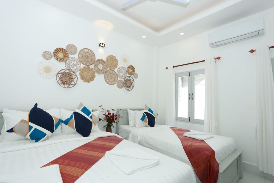 Bed, Bedroom, air conditioner