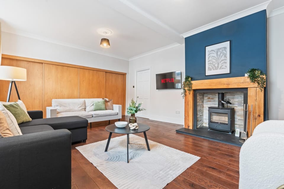 TV and multimedia, Living room, Seating area