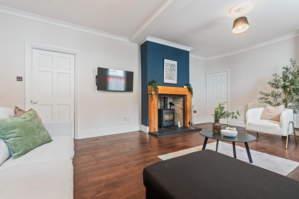 TV and multimedia, Living room, Seating area