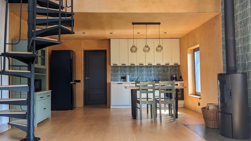 Dining area, kitchen