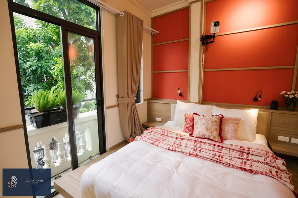 Bed, View (from property/room), Photo of the whole room, Bedroom