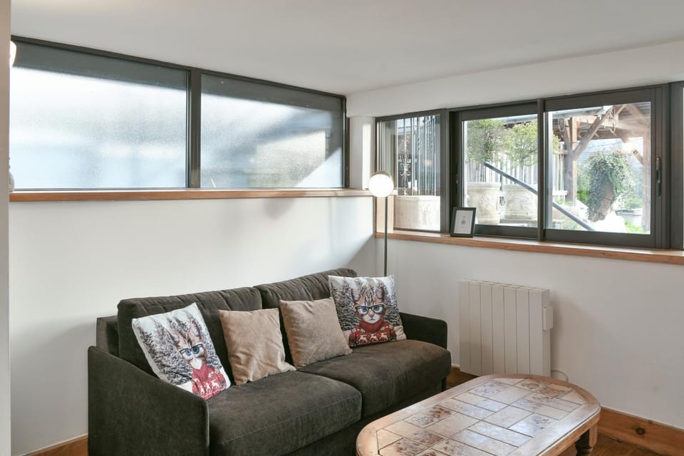 Property building, Living room
