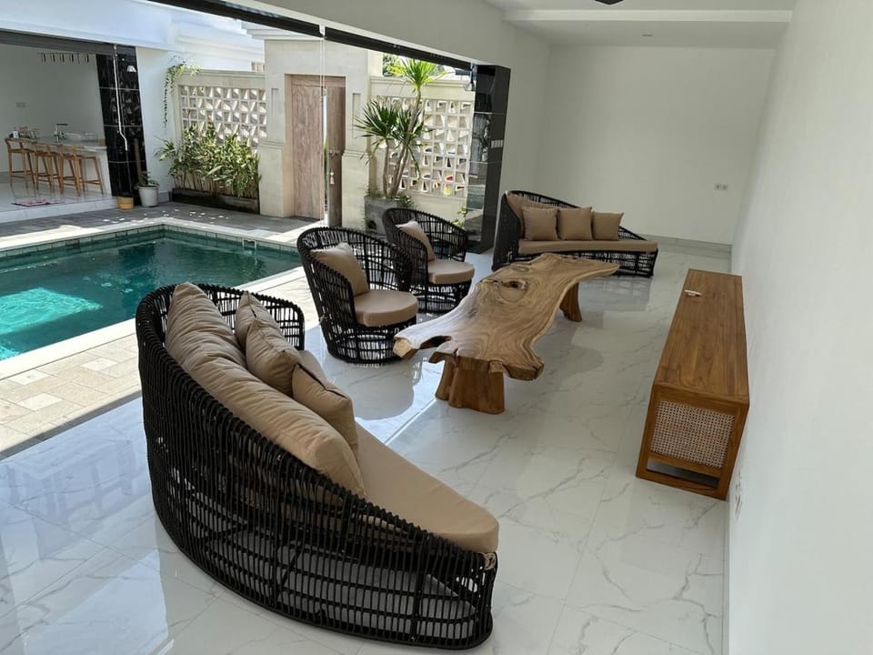 NEW SANUR Villa 4 Bedrooms or 6 Bedrooms Villa in Denpasar