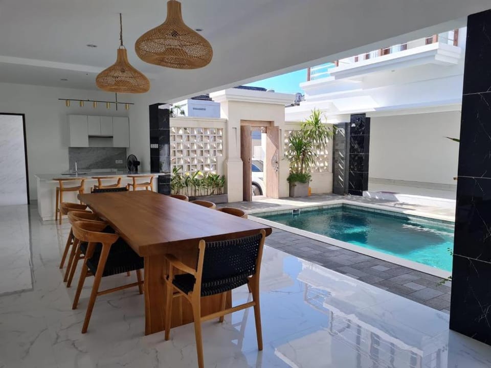 NEW SANUR Villa 4 Bedrooms or 6 Bedrooms Villa in Denpasar