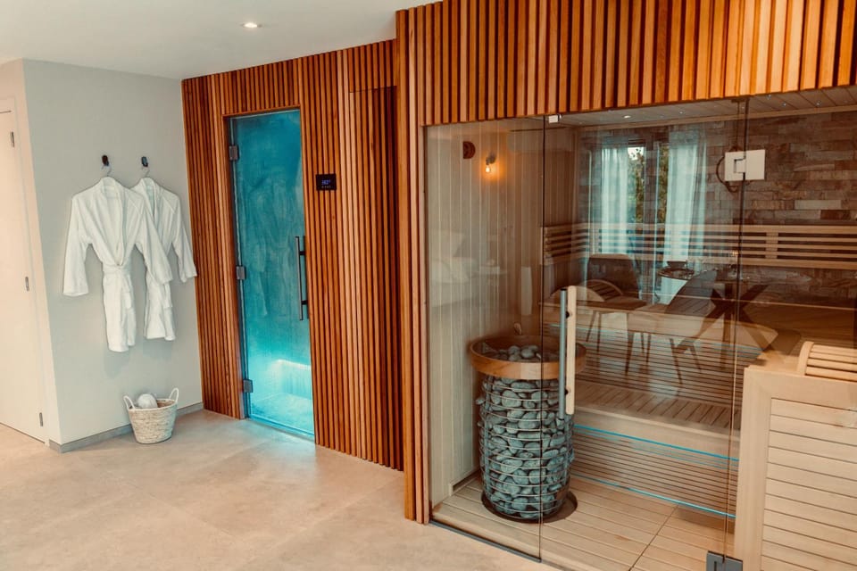 Sauna, Steam room