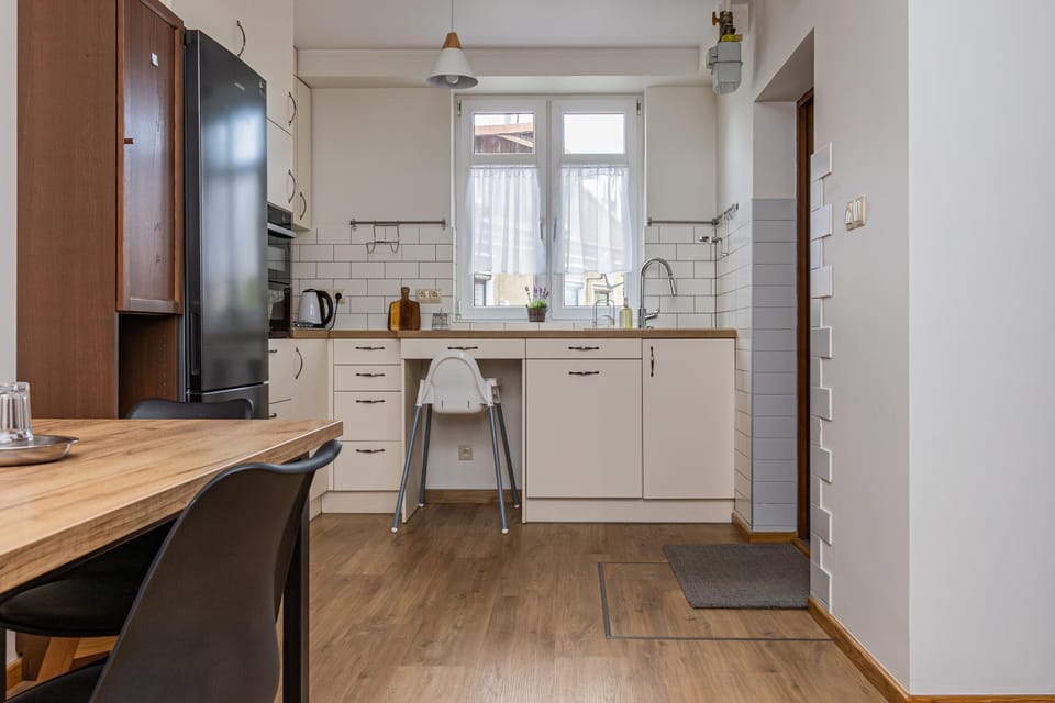Kitchen or kitchenette, dishwasher, oven, pet friendly, stove