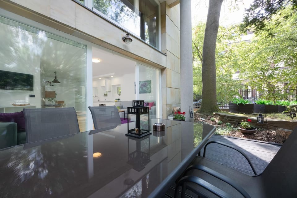 Patio, View (from property/room), Seating area, Dining area, Evening entertainment, Garden view