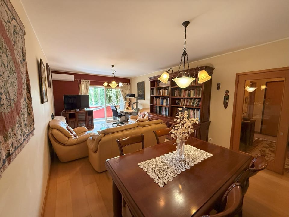 Communal lounge/ TV room, Living room, Seating area