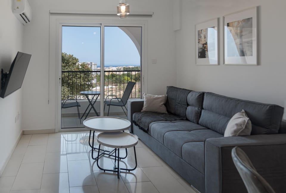 TV and multimedia, View (from property/room), Balcony/Terrace, Living room, Seating area, Evening entertainment, air conditioner