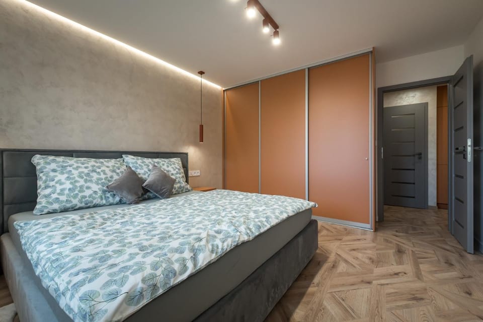 Bedroom, wardrobe