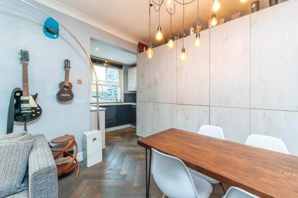 The Pink House Apartment in London Borough of Camden