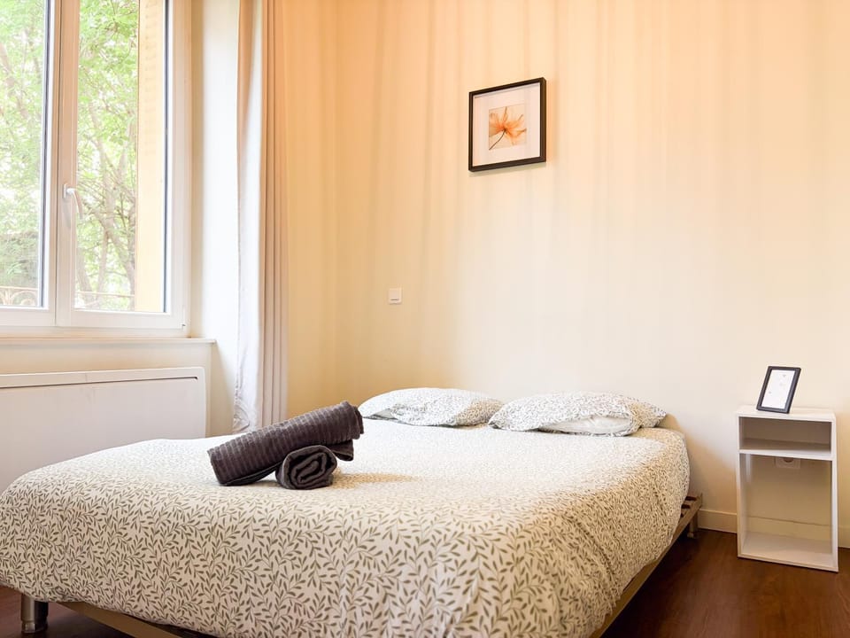 Bed, Photo of the whole room, Bedroom