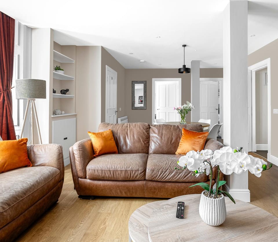 Living room, Seating area