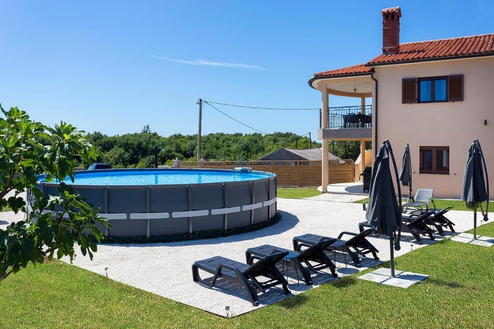 Luxurious new apartment with pool Apartment in Istria County