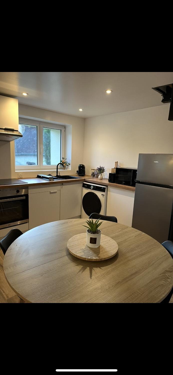 Kitchen or kitchenette, Living room, Seating area