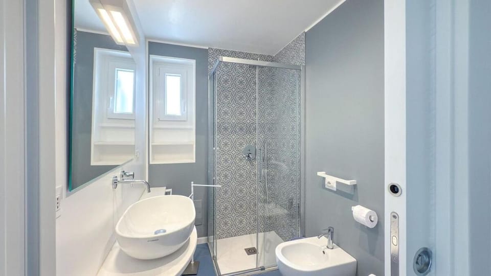 Shower, Bathroom, bidet