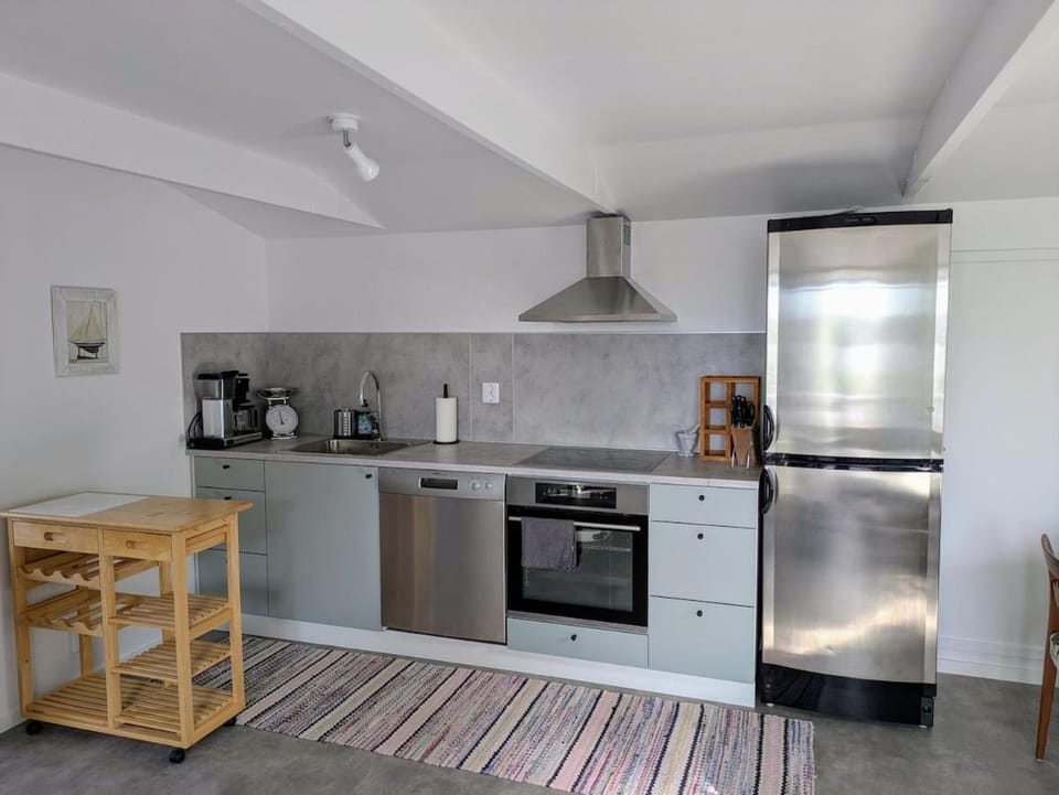 Coffee/tea facilities, Kitchen or kitchenette, dishwasher, oven, pet friendly, stove, toaster