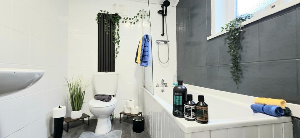 Shower, Bathroom, towels