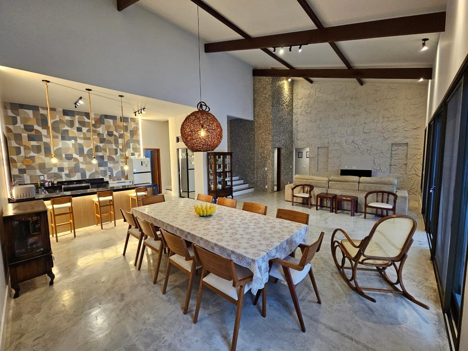 Seating area, Dining area