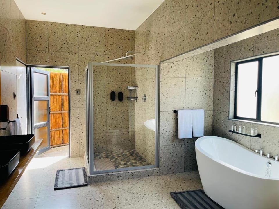 Shower, Bathroom, Bath, towels