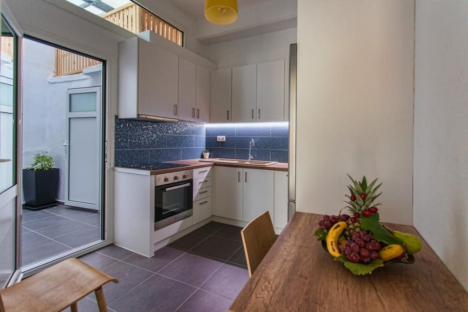 Kitchen or kitchenette, oven, stove