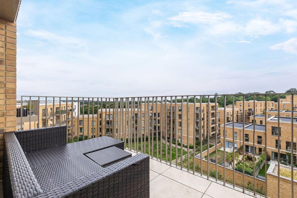 GuestReady - Millbrook Park retreat with balcony Apartment in London