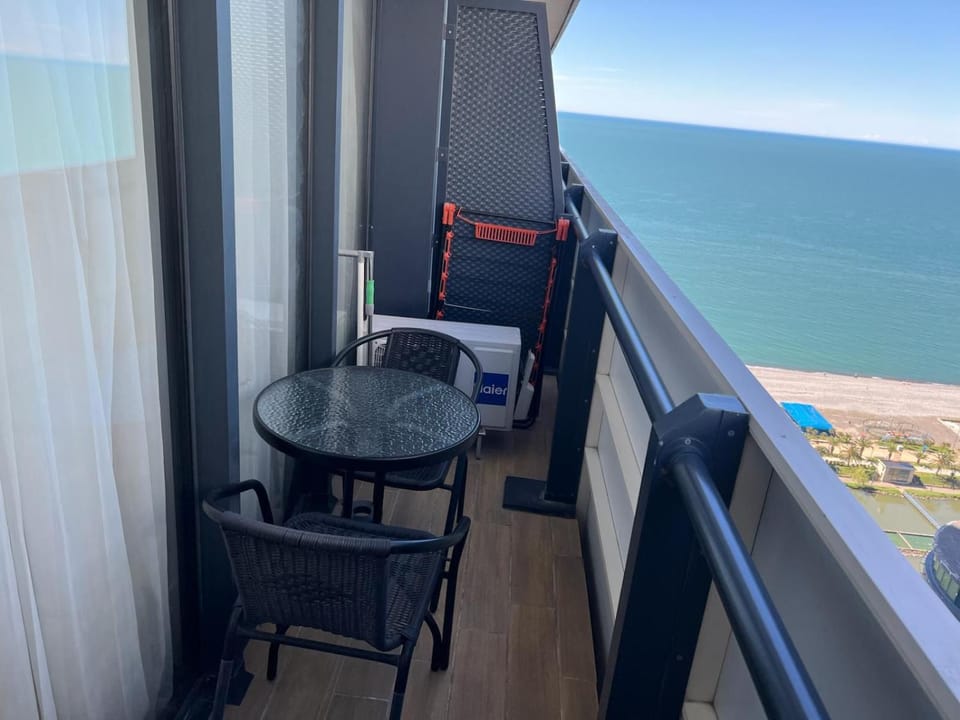 Communal lounge/ TV room, Day, Natural landscape, Bird's eye view, View (from property/room), Balcony/Terrace, Living room, Seating area, Dining area, Evening entertainment, Sea view