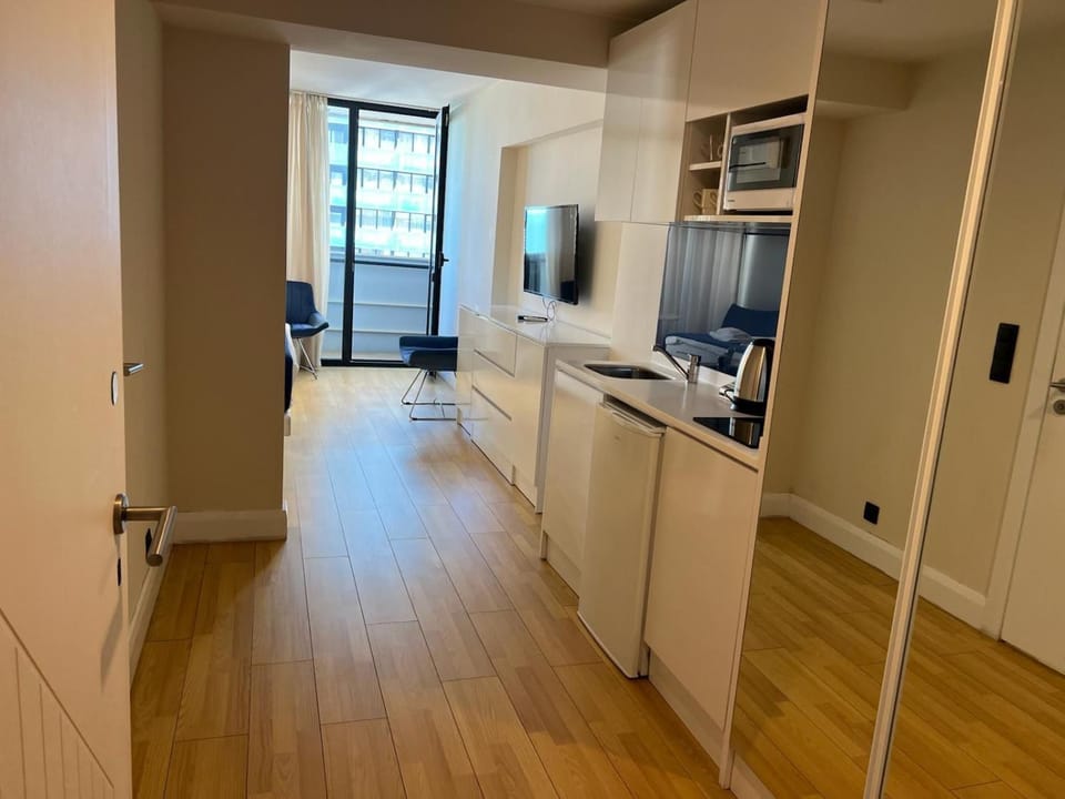 TV and multimedia, Kitchen or kitchenette, minibar, oven
