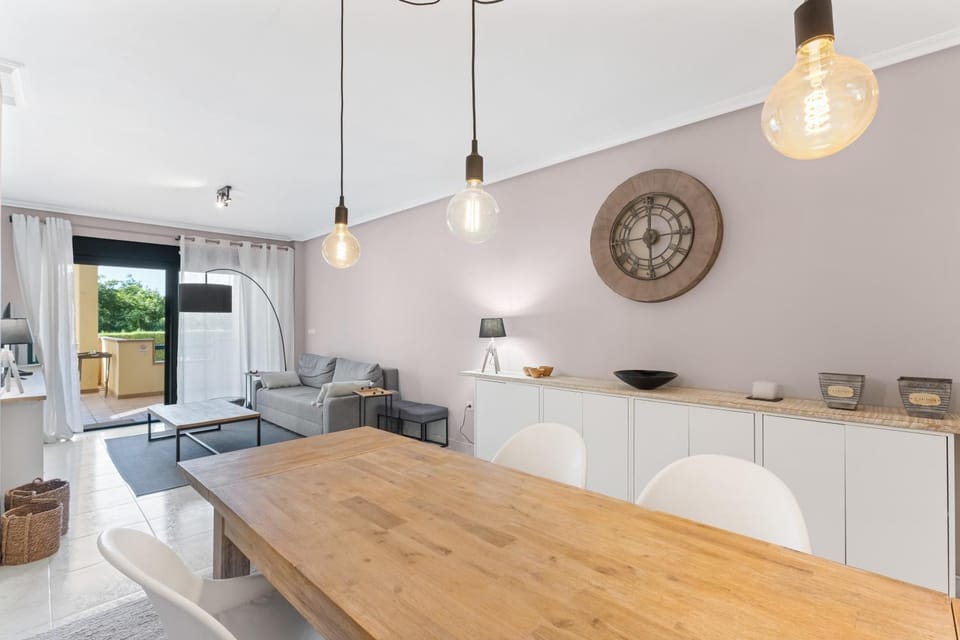 Property building, Kitchen or kitchenette, Living room