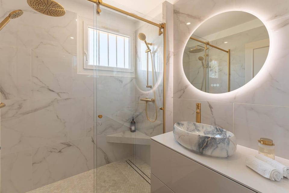 Shower, Bathroom