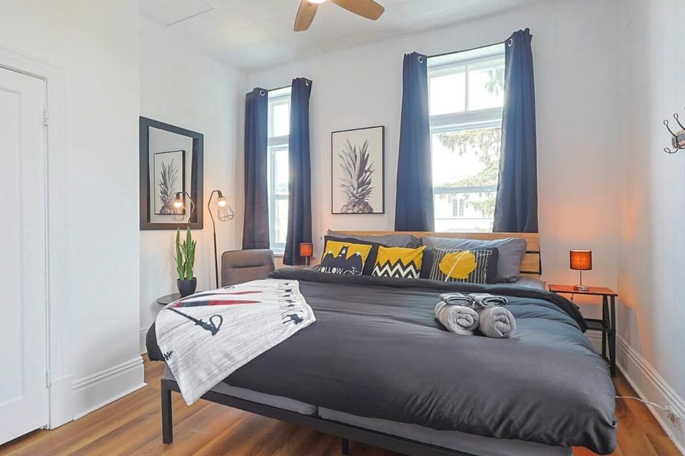 Royale 1918, 6bdr, game room, net, pool & more Chalet in Beaupre