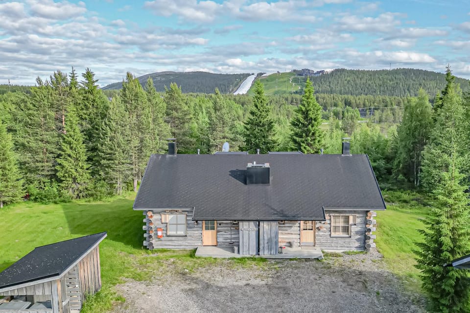 Property building, Facade/entrance, pet friendly