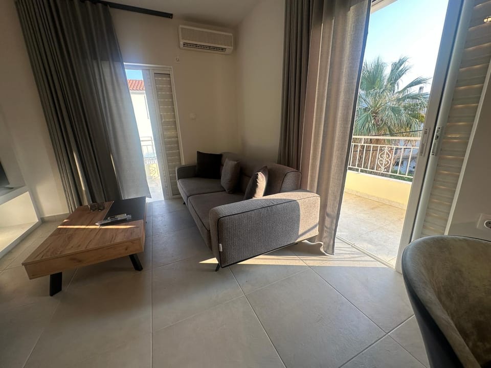 View (from property/room), Living room, Seating area