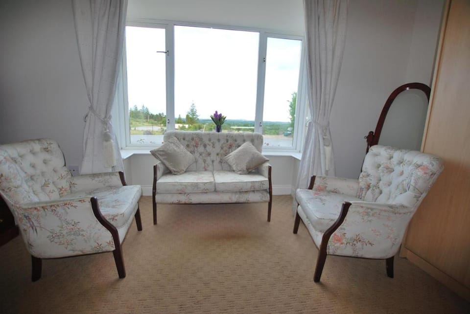 Yellow Cottage up to10 guests House in County Limerick