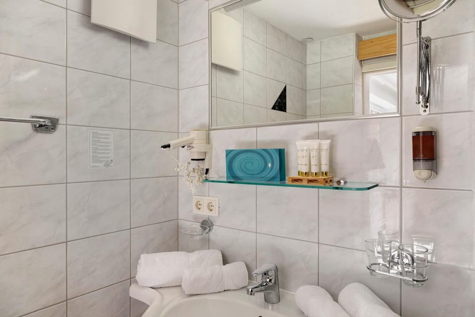 Bathroom, Living room